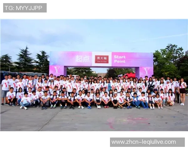 校园足球场：青春的舞台与梦想的起点，激发无限潜能与团队精神